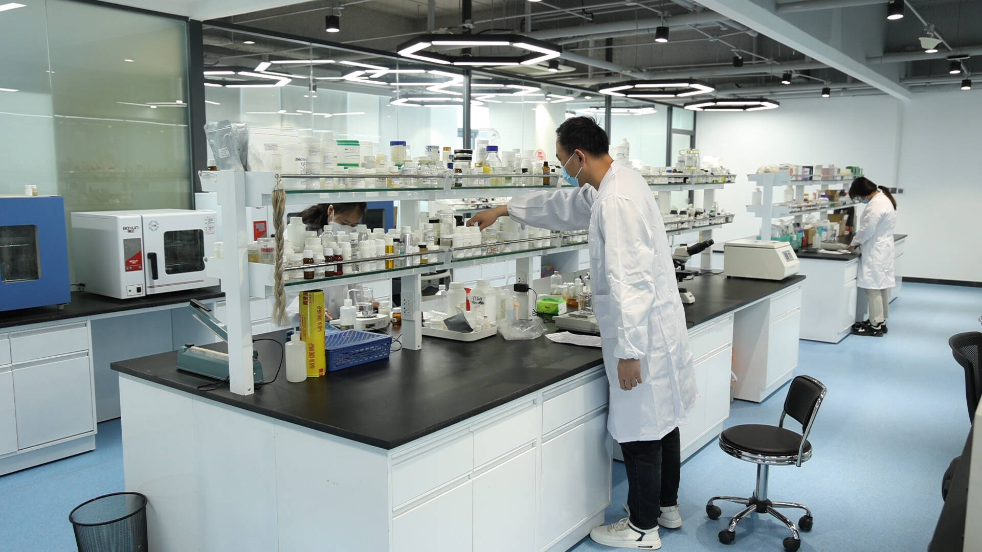 三八節(jié)美妝銷售再創(chuàng)新高，濟(jì)南高新區(qū)產(chǎn)業(yè)引領(lǐng)新潮流